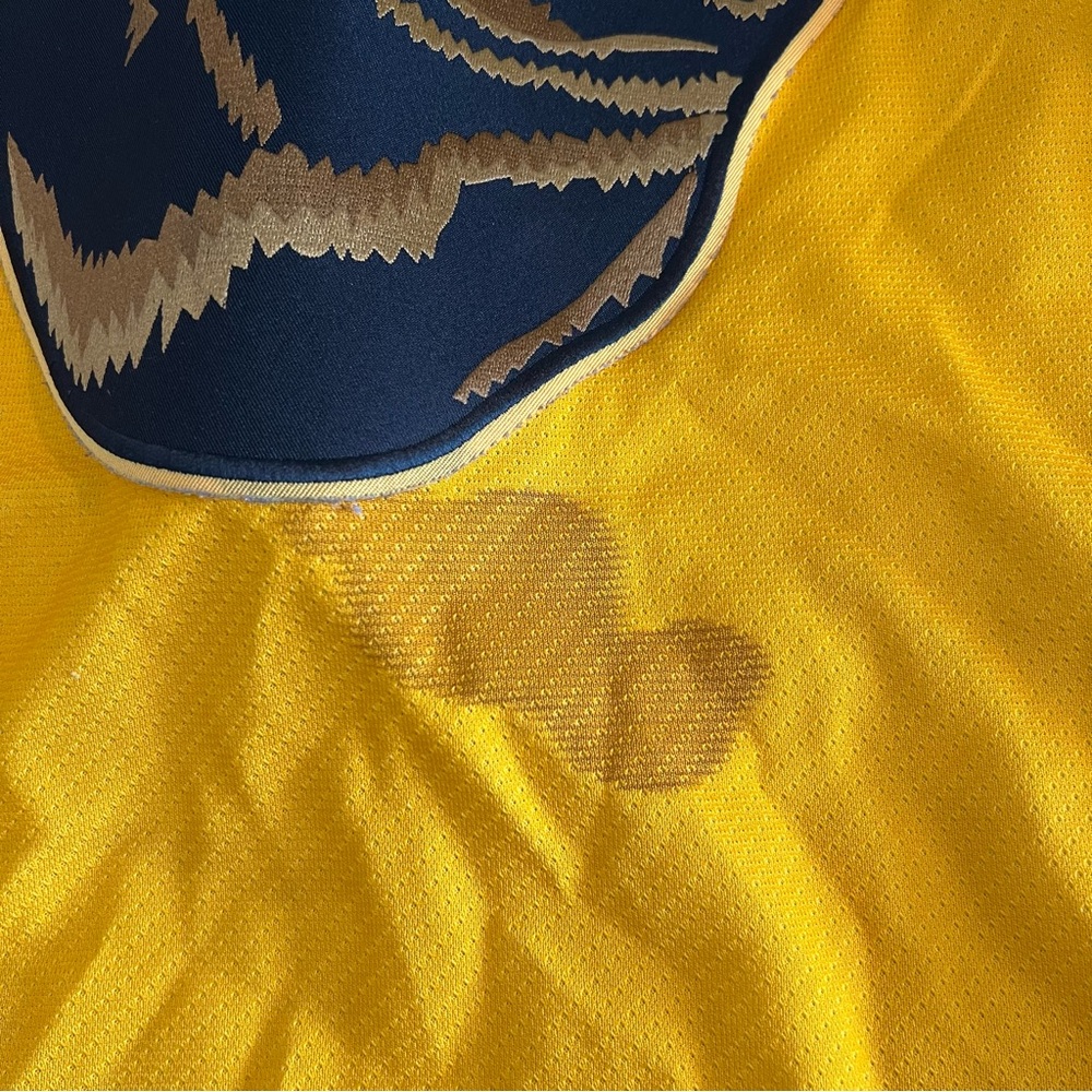 Boston Bruins CCM Pooh Bear NHL Hockey Jersey Vintage Yellow - Picture 3 of 15